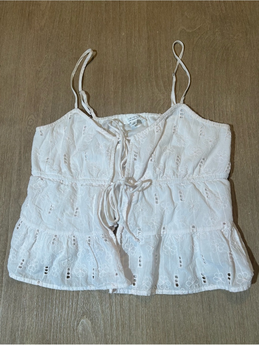 KIRIOUS Los Angeles White Eyelet Cami Top M Tie Front Boho Y2K